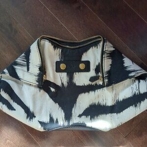 Alexander McQueen Manta Clutch